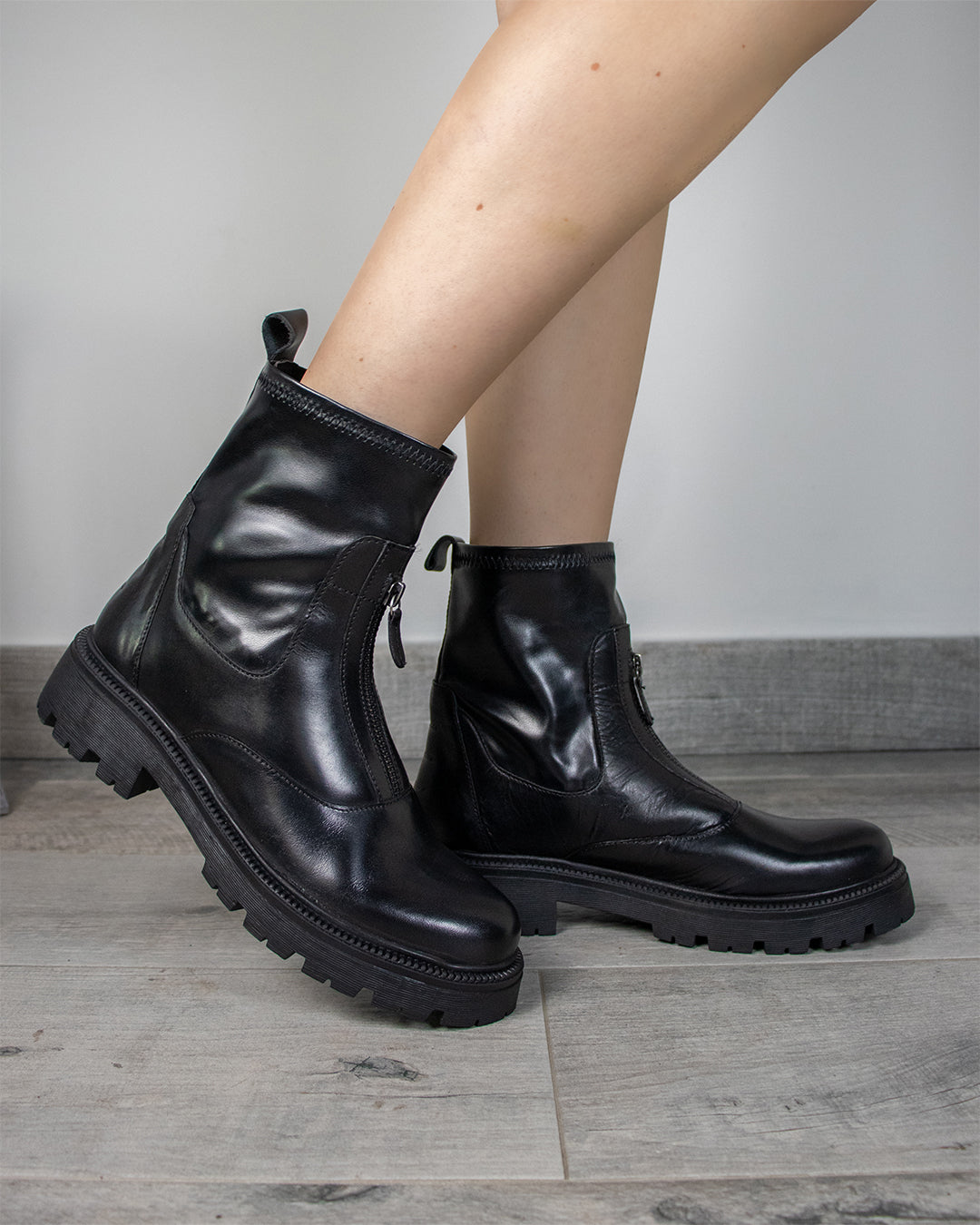 Lisbon leather boots