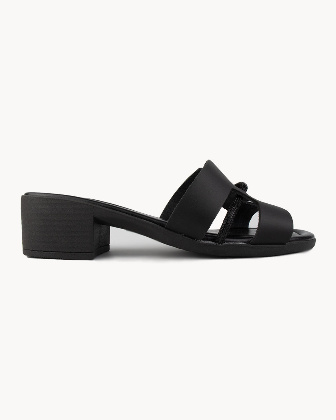 Sandalo Sibilla in pelle con tacco